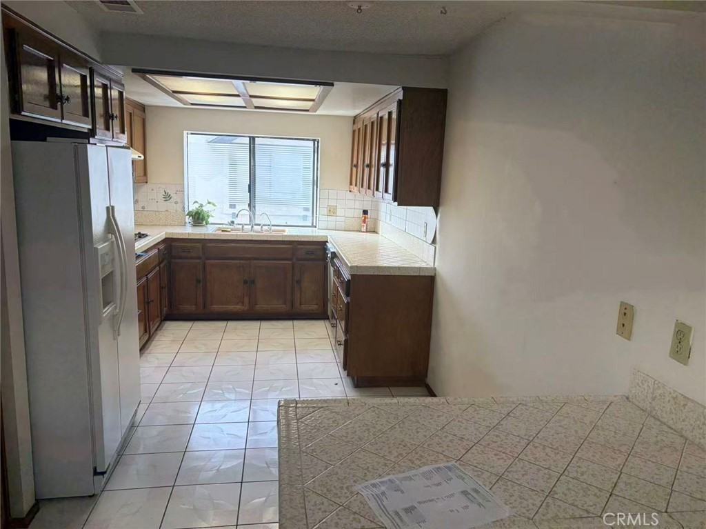 116 E Commonwealth Ave #116 - Photo 3 of 12