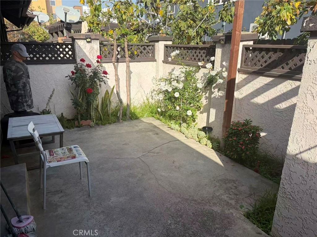 116 E Commonwealth Ave #116 - Photo 5 of 12