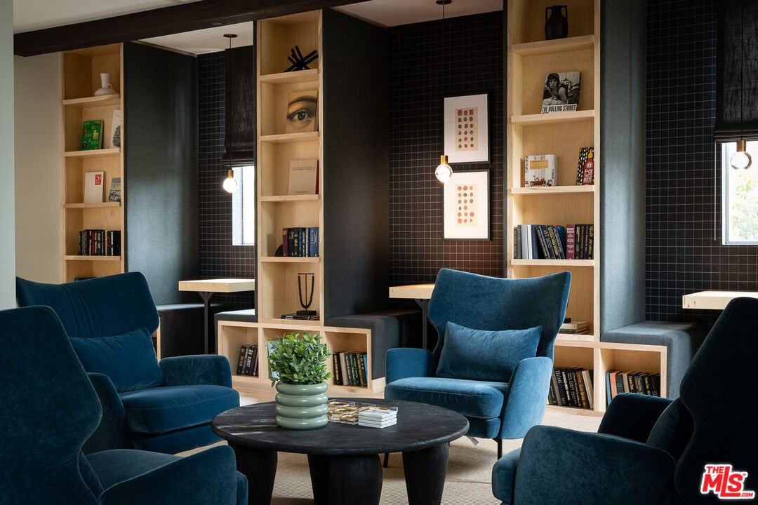 1901 N Buena Vista St #1901-2214 - Photo 4 of 19