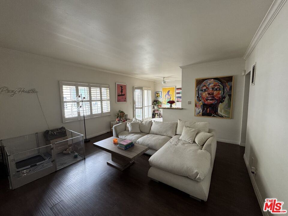 563 E Hazel St #563-6 - Photo 4 of 11