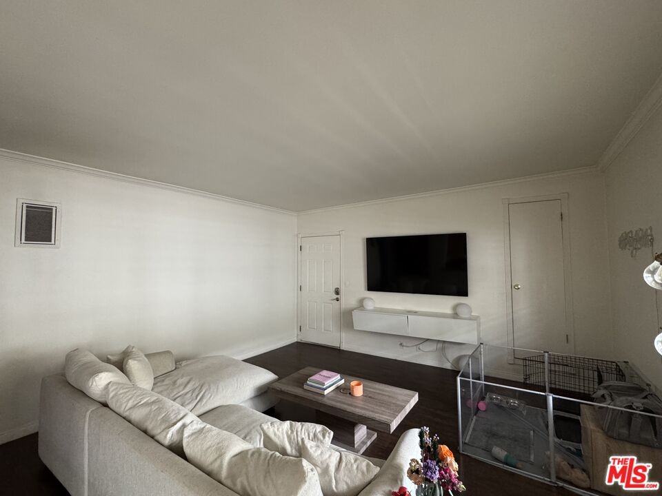 563 E Hazel St #563-6 - Photo 5 of 11