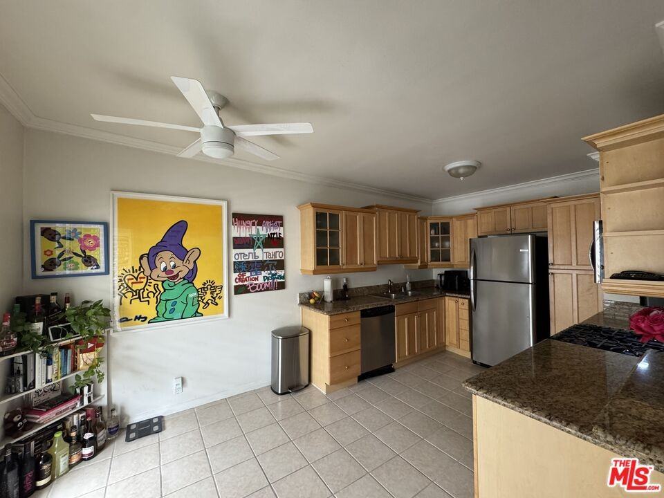 563 E Hazel St #563-6 - Photo 6 of 11