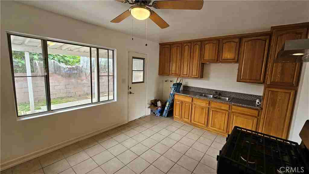 537 S Ferris Ave #537 - Photo 5 of 16