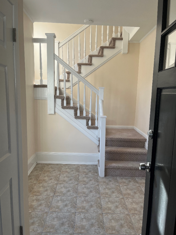 8 E Bayview Ave - Photo 4 of 24