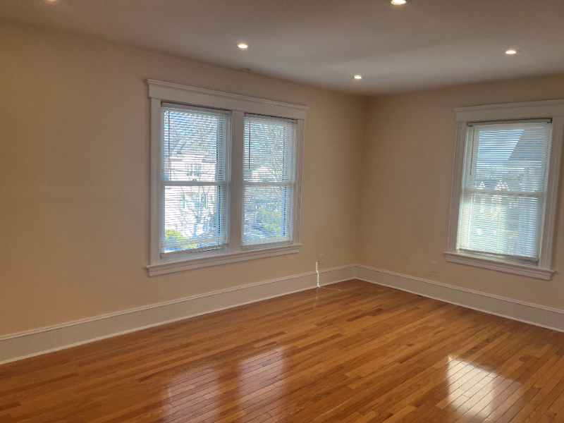 8 E Bayview Ave - Photo 7 of 24