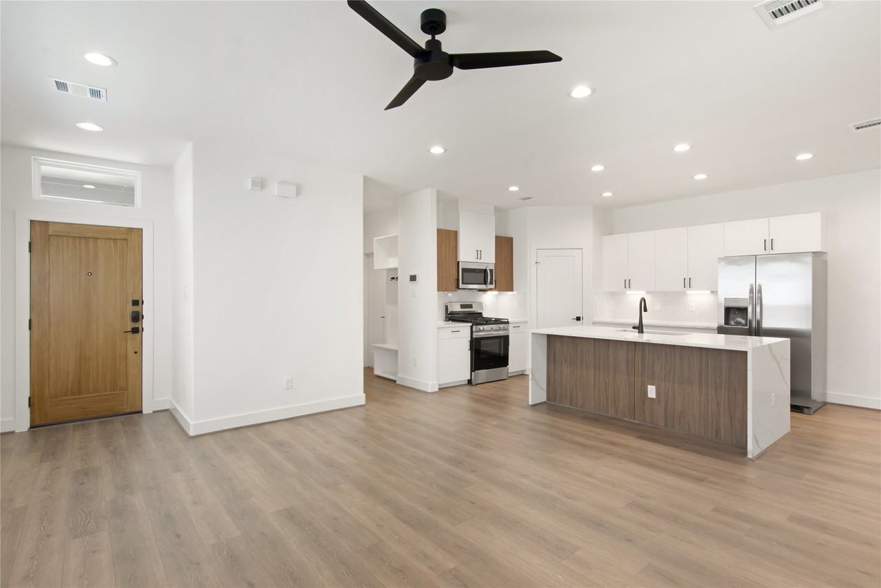 2761 Sunny Briar Dr #2761 - Photo 3 of 25