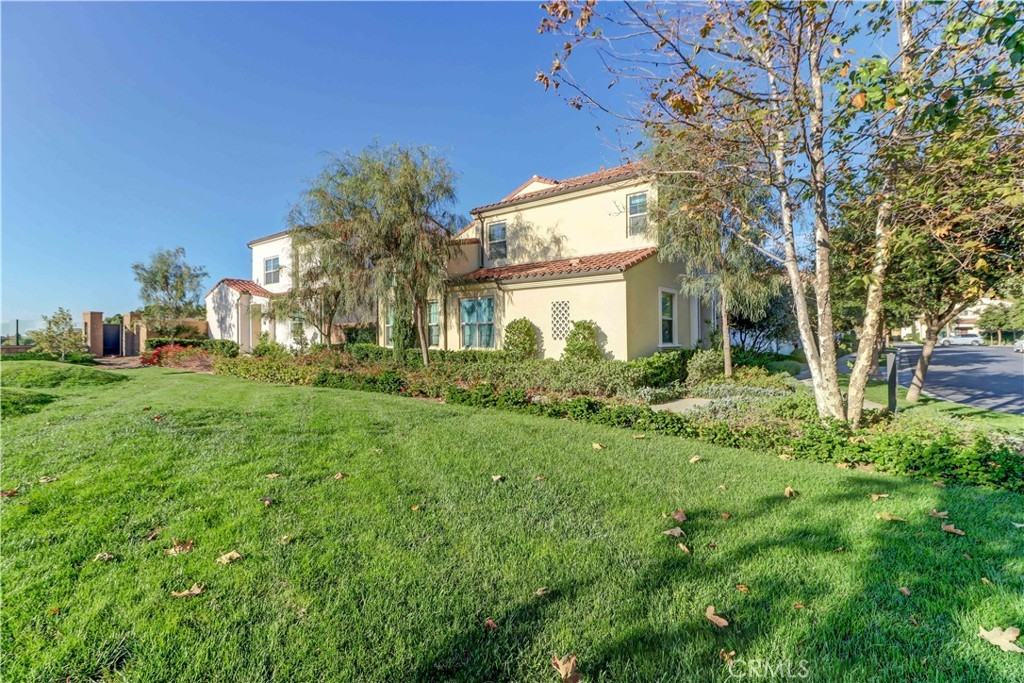 158 Falcon Rdg #158 - Photo 2 of 49