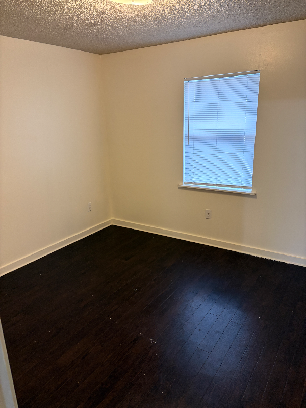 19490 Magnolia Ave #E - Photo 5 of 6