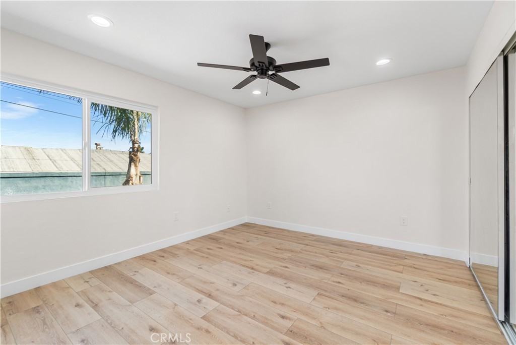 523 W 12th St #523-2 - Photo 3 of 17