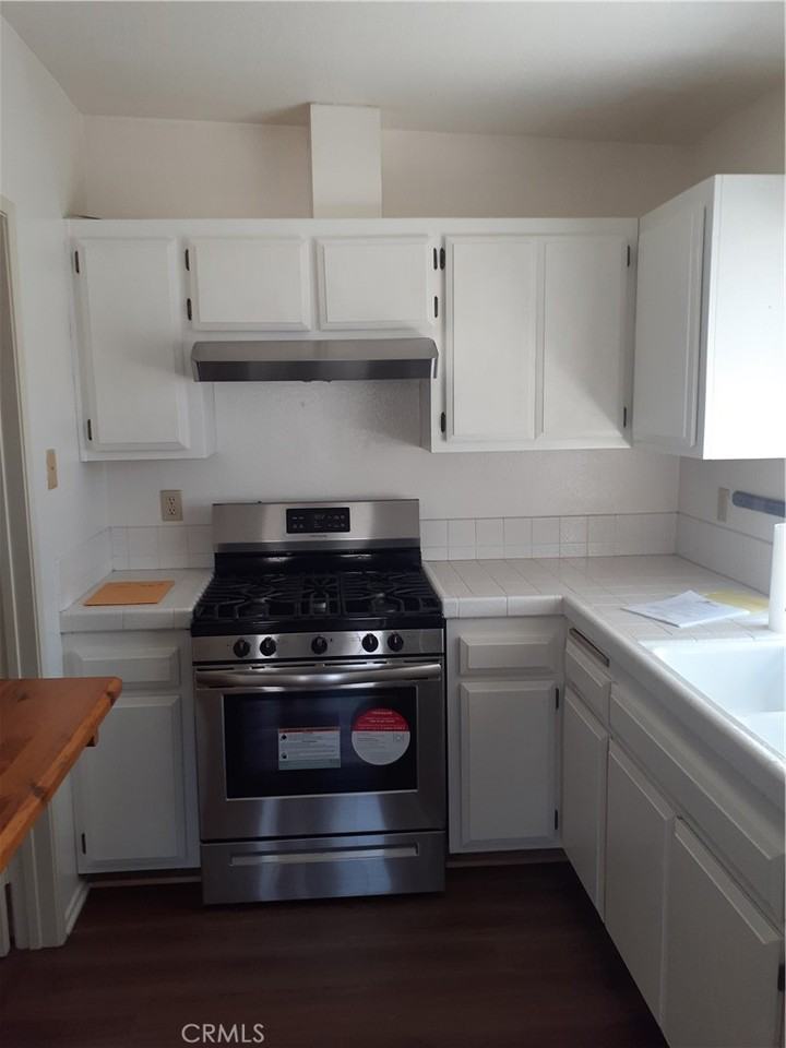 2331 S Grand Ave #2331-3 - Photo 3 of 18