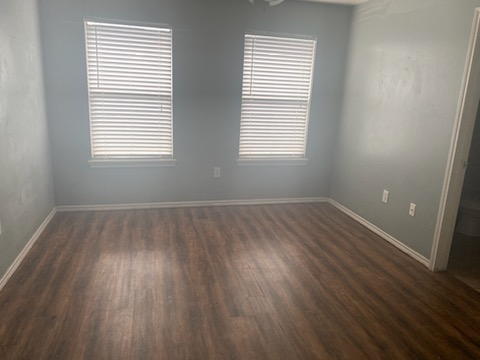 604 N Englewood Ave - Photo 4 of 8