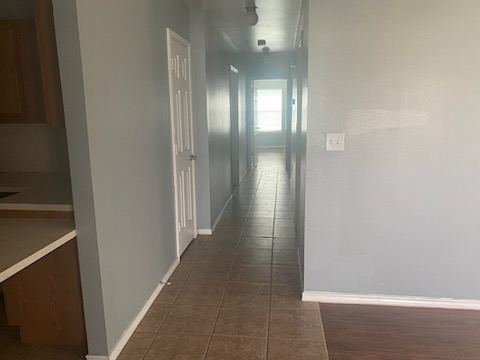 604 N Englewood Ave - Photo 5 of 8