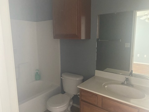 604 N Englewood Ave - Photo 6 of 8