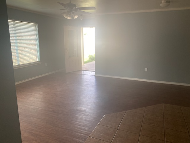 604 N Englewood Ave - Photo 7 of 8