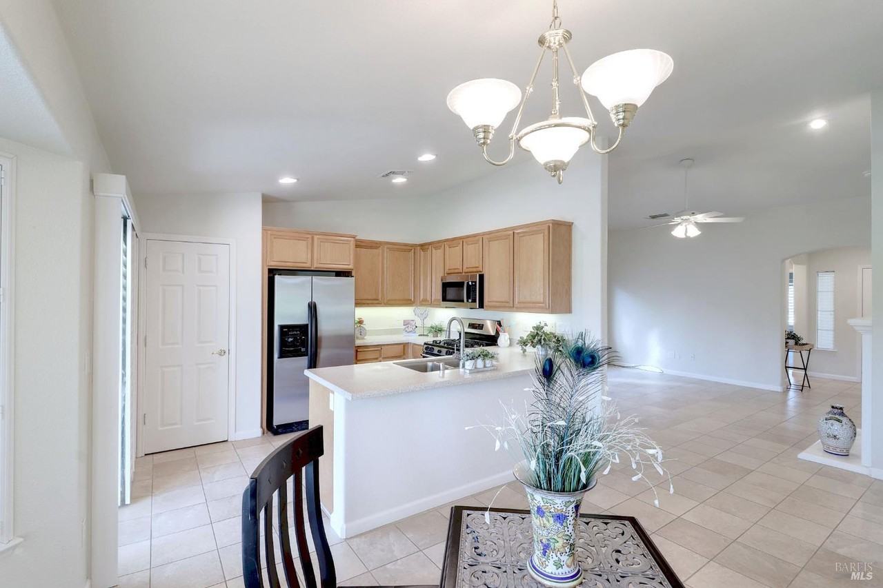 359 Glenn Lakes Dr #359 - Photo 5 of 34