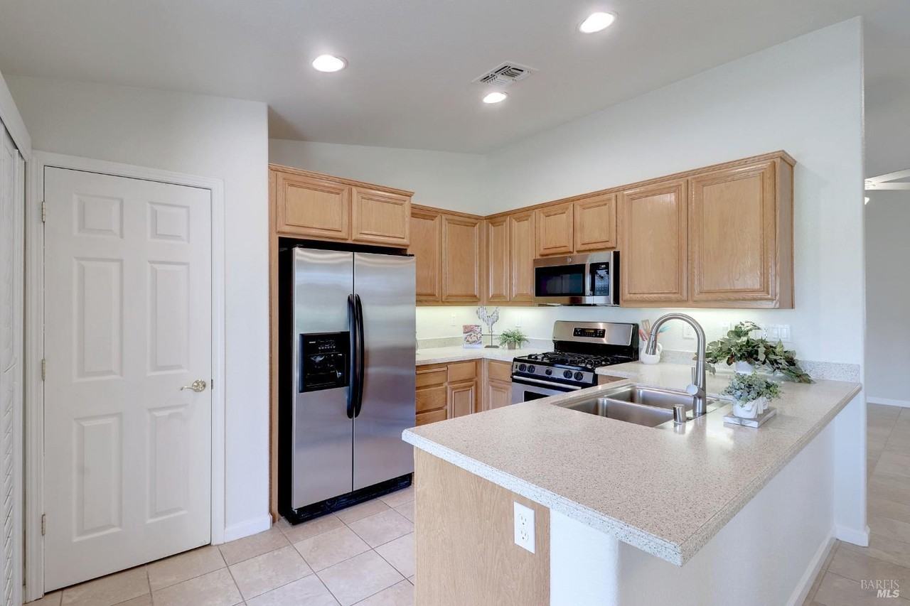 359 Glenn Lakes Dr #359 - Photo 6 of 34