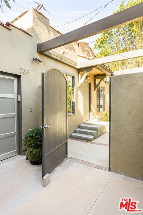 733 Westmount Dr #733 - Photo 2 of 9