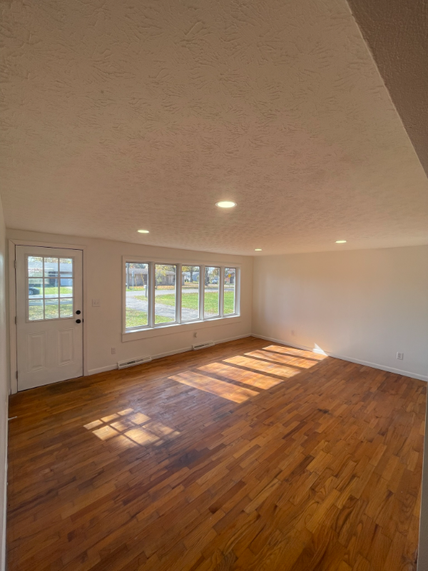 218 Mouser St - Photo 2 of 21