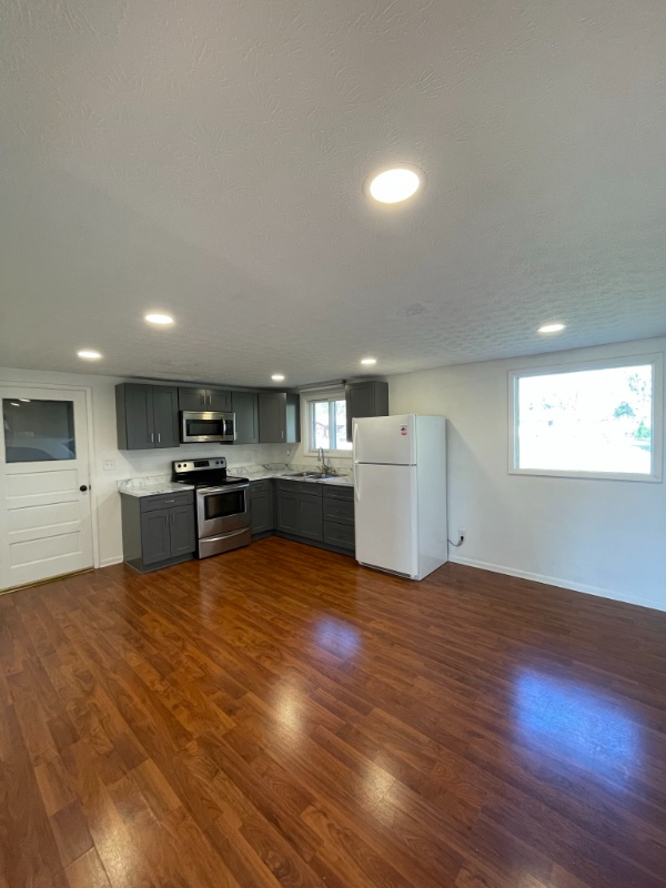 218 Mouser St - Photo 4 of 21