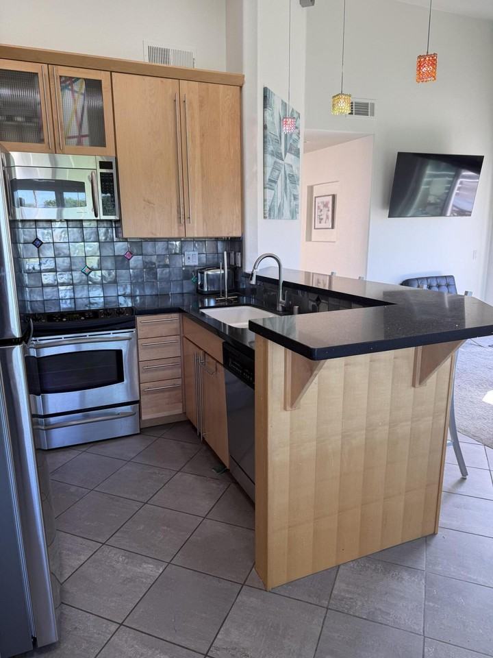 78125 Crimson Ct #78125 - Photo 2 of 22