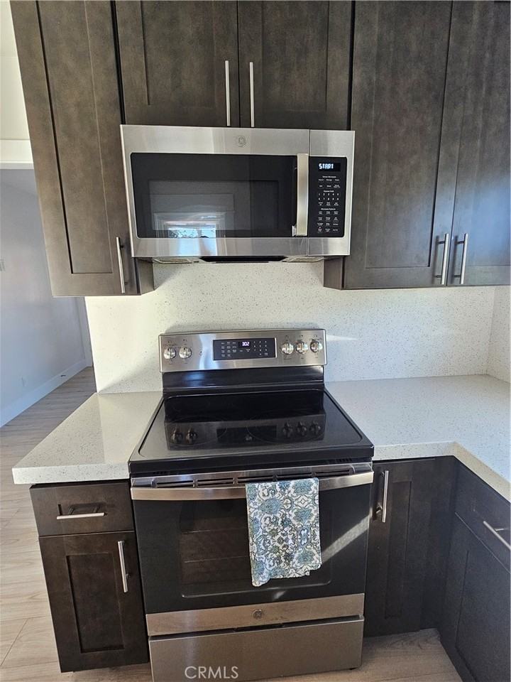 967 W 22nd St #967 - Photo 2 of 14