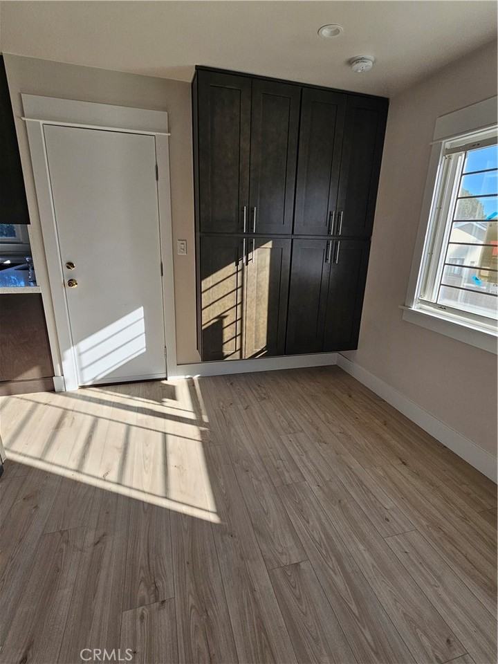 967 W 22nd St #967 - Photo 4 of 14