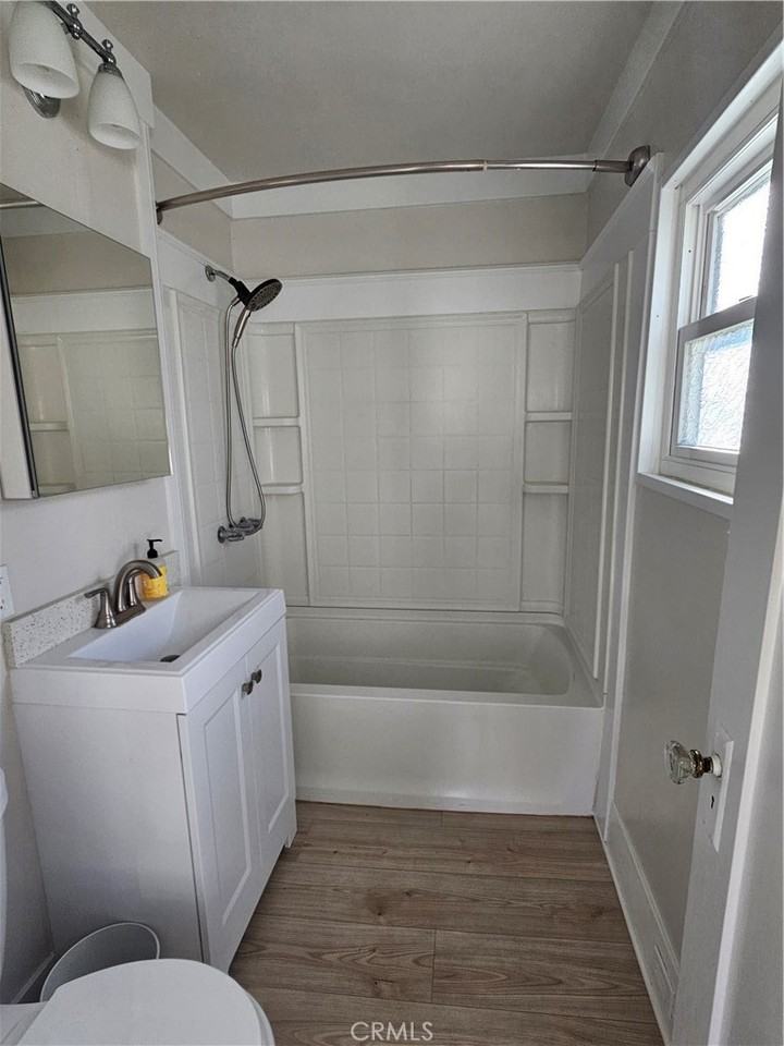 967 W 22nd St #967 - Photo 5 of 14