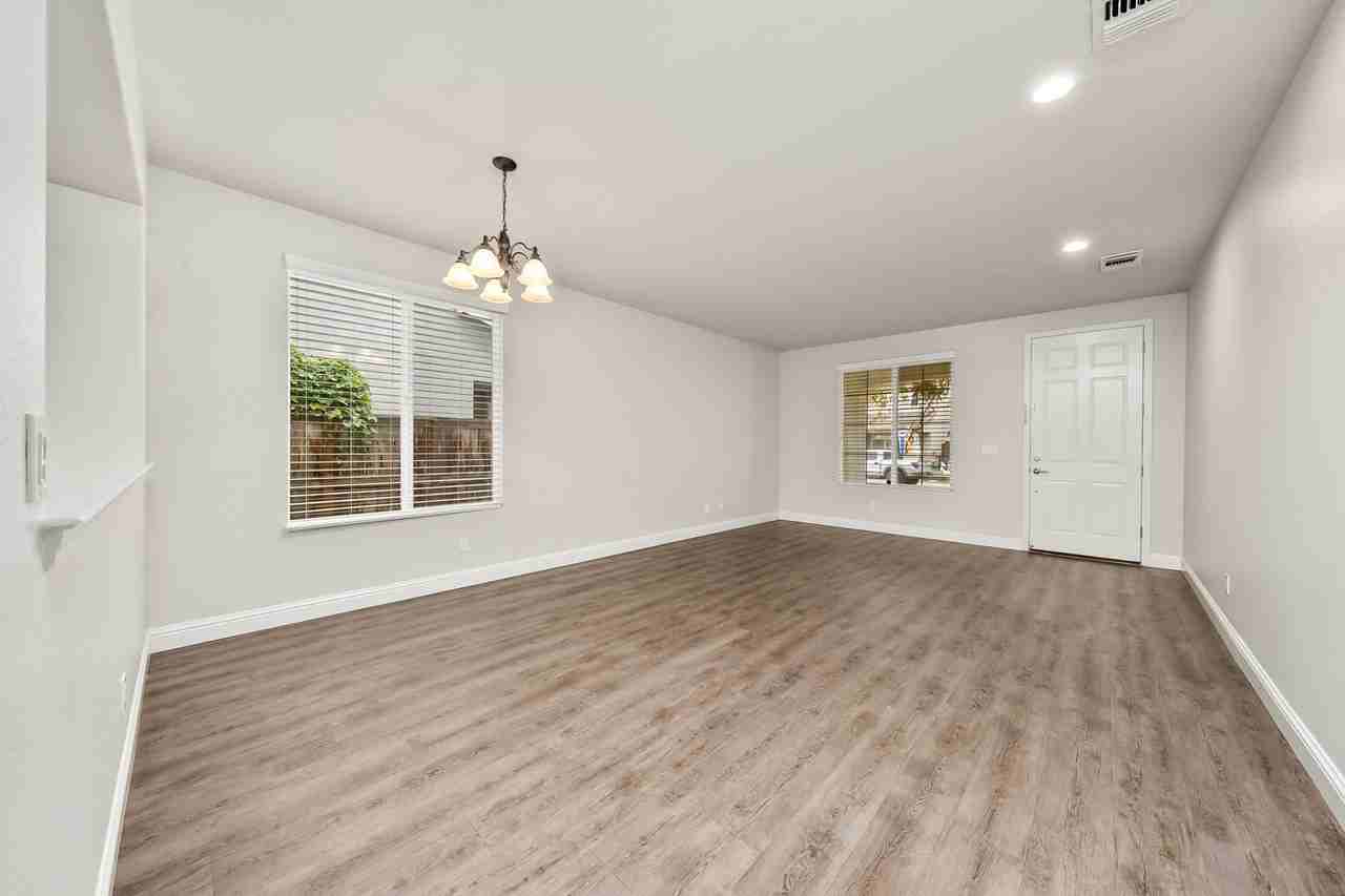 2120 Stansfield Dr - Photo 3 of 18