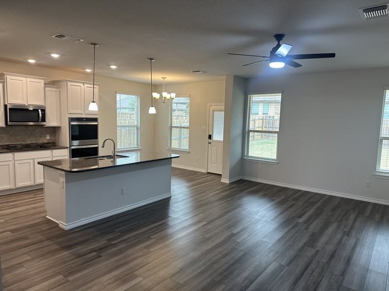 6149 Lavaca Dr - Photo 5 of 15