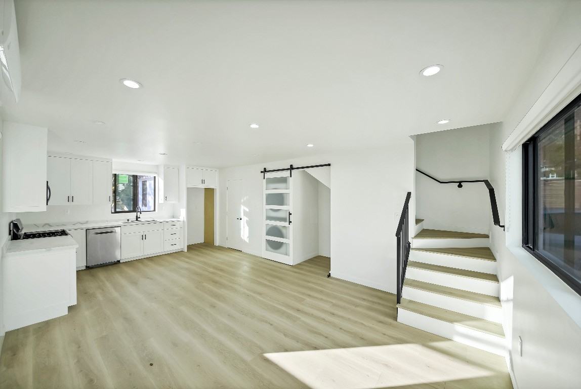 4935 Cloud Ave - Photo 5 of 24