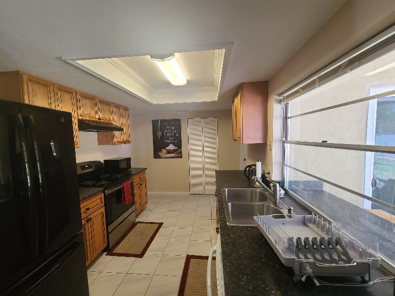 7111 N Whittier St - Photo 5 of 30