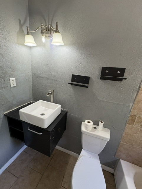 2513 Quintana Rd #6 - Photo 2 of 9