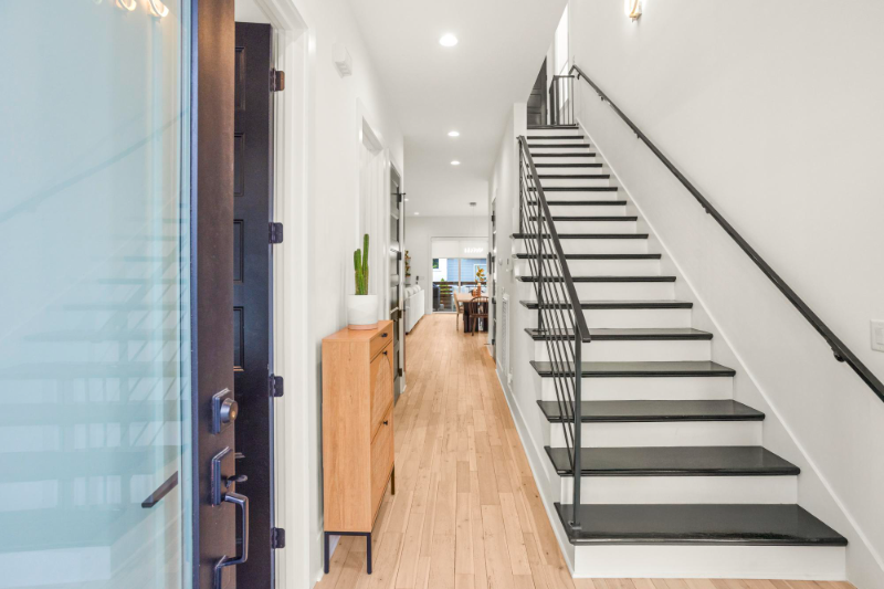 2210A 14th Ave N - Photo 3 of 20