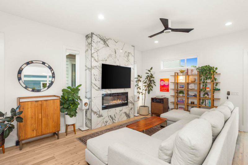 2210A 14th Ave N - Photo 5 of 20