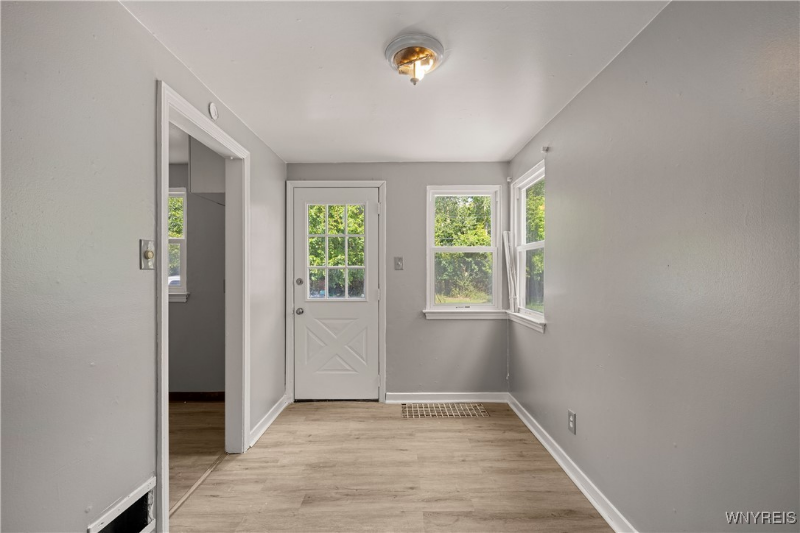 714 Taunton Pl - Photo 5 of 10