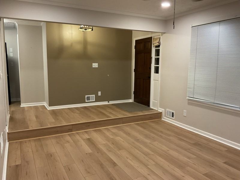 215 Thornton Dr - Photo 3 of 14