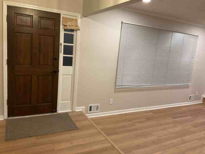 215 Thornton Dr - Photo 4 of 14