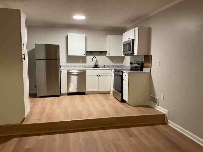 215 Thornton Dr - Photo 6 of 14