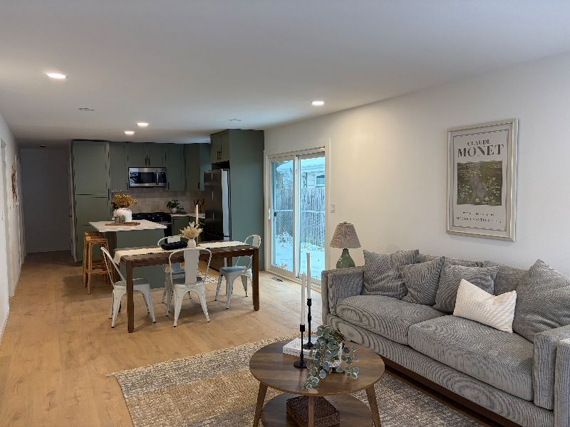 1524 Pewaukee Rd - Photo 3 of 8