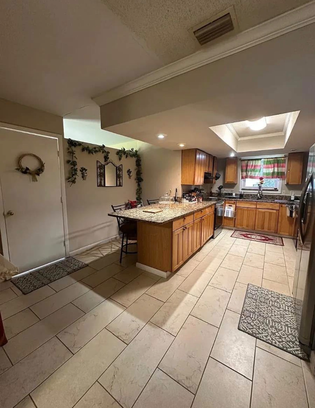 257 S Fairbairn Dr - Photo 2 of 15