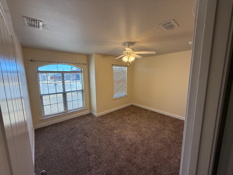 9708 Quitman Ave - Photo 5 of 19