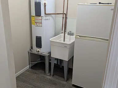 5350 Camelot Dr #9 - Photo 6 of 11