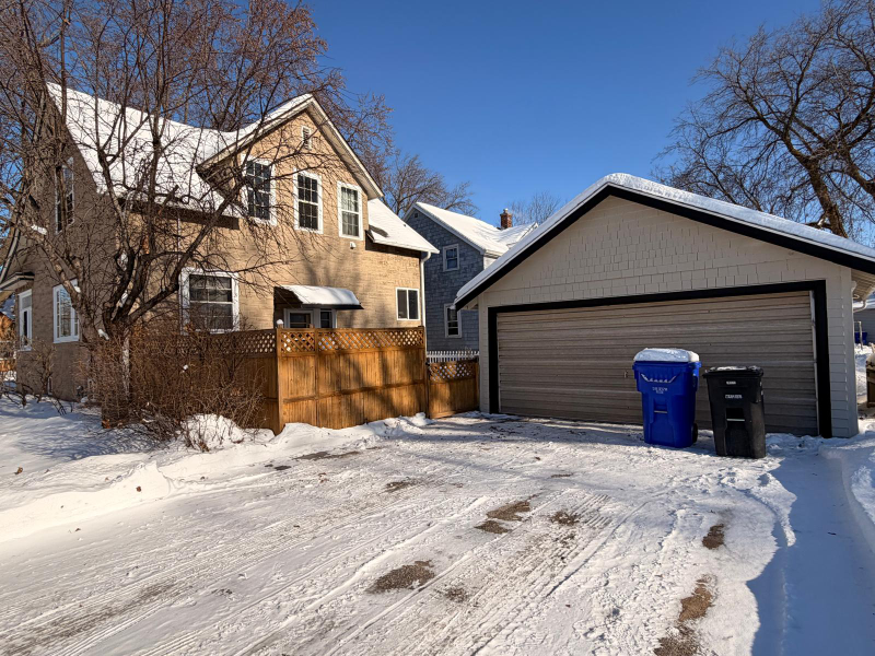 1235 W Lorain St - Photo 2 of 13