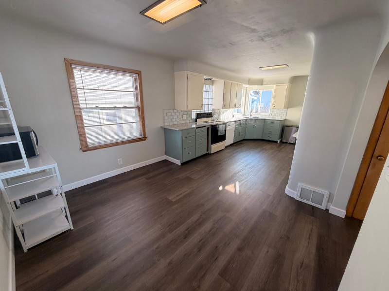 1235 W Lorain St - Photo 3 of 13