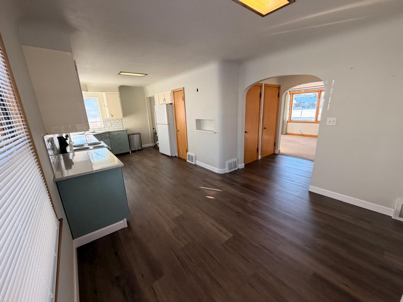 1235 W Lorain St - Photo 4 of 13