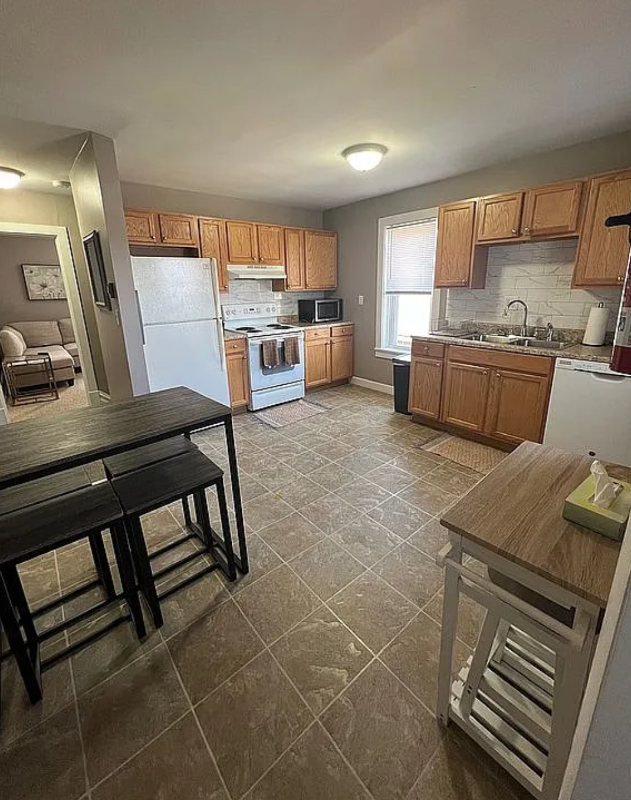 533 N 2nd St #B - Photo 5 of 13