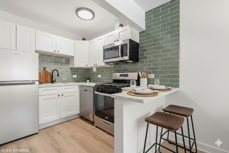 15701 Lamon Ave - Photo 2 of 11