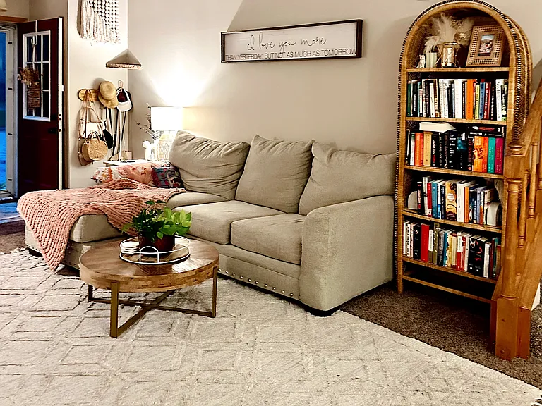 9902 Fillmore St Ne - Photo 4 of 11