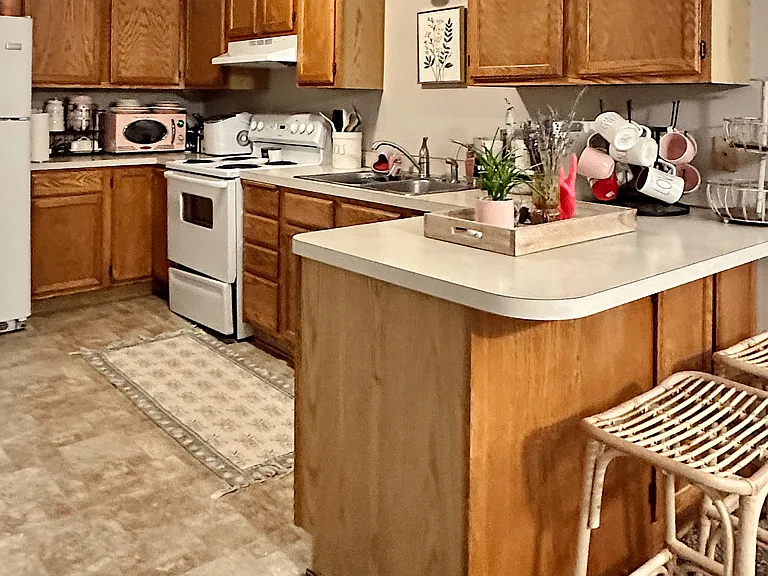 9902 Fillmore St Ne - Photo 5 of 11