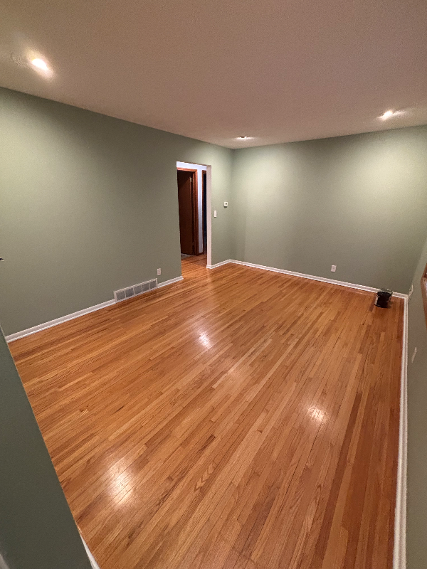 2057 Emerald Ln - Photo 5 of 20